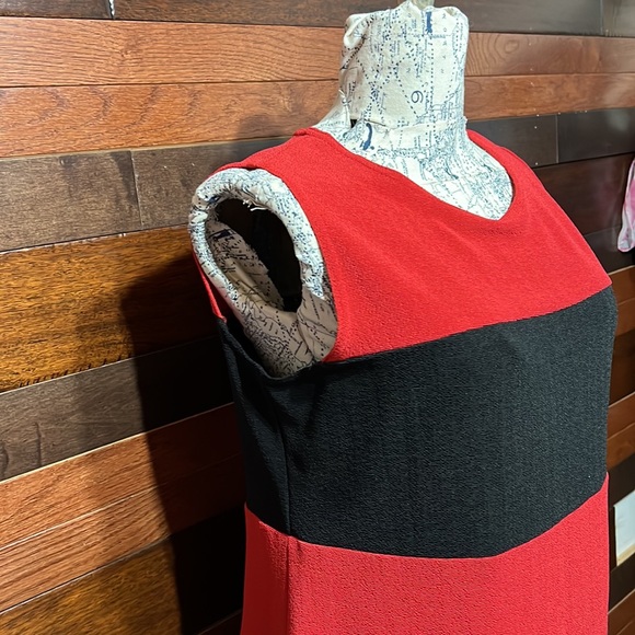 Nicole Studio Scoop Neck Halter Top - Picture 3 of 5